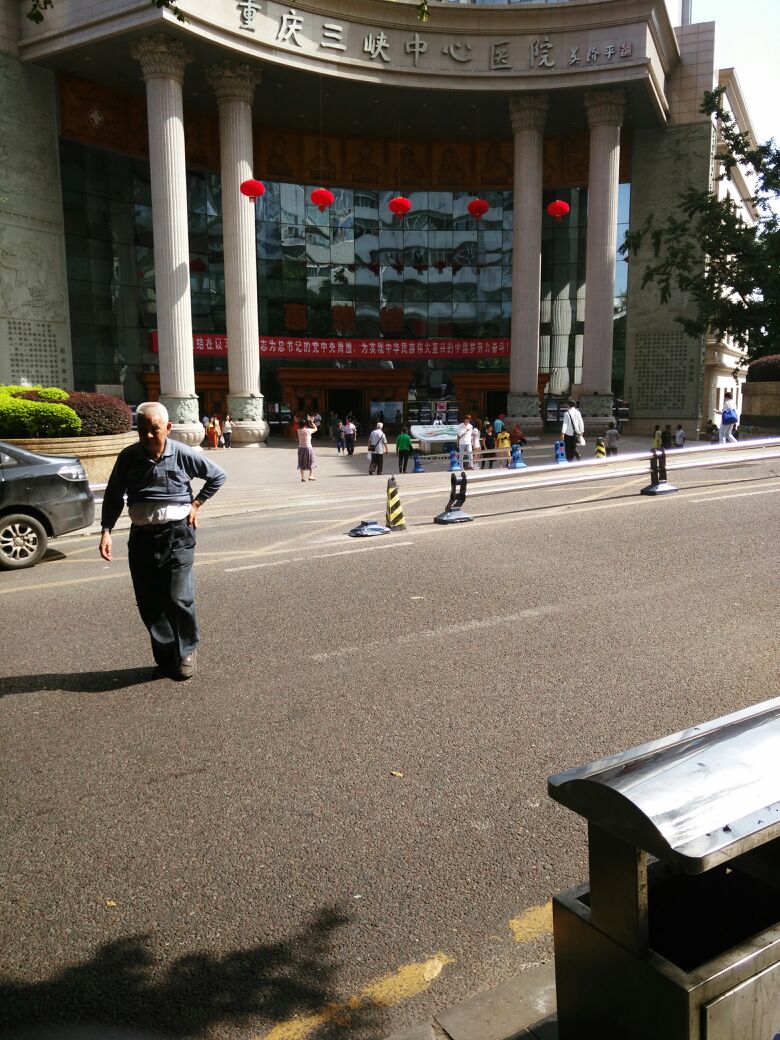 万州区 >> 医院标签: 医院 门诊 医疗 三峡中心医院-门诊部共多少人