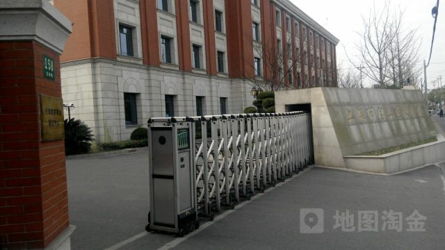 上海市宝山区教育局停车场-出入口