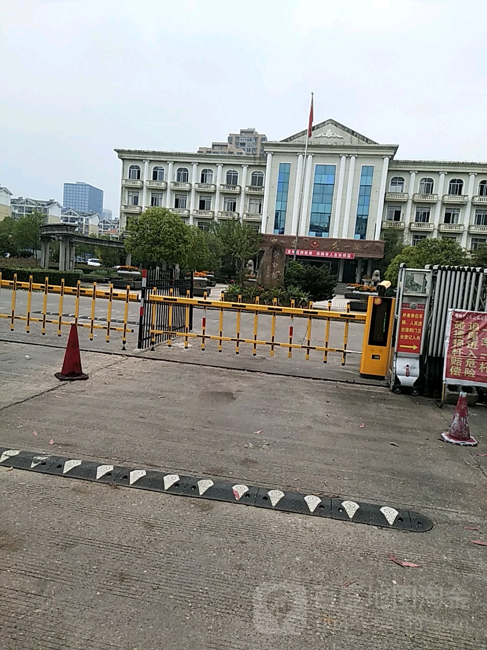 江西省宜春市丰城市雷焕路186号