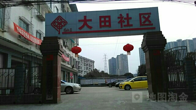 绿心南路与青衣路交叉口西南150米