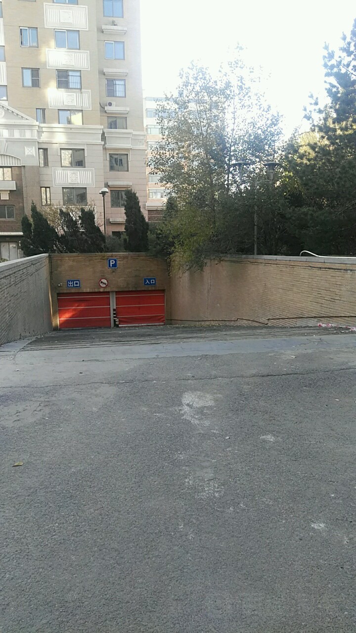 得意居-地下停车场