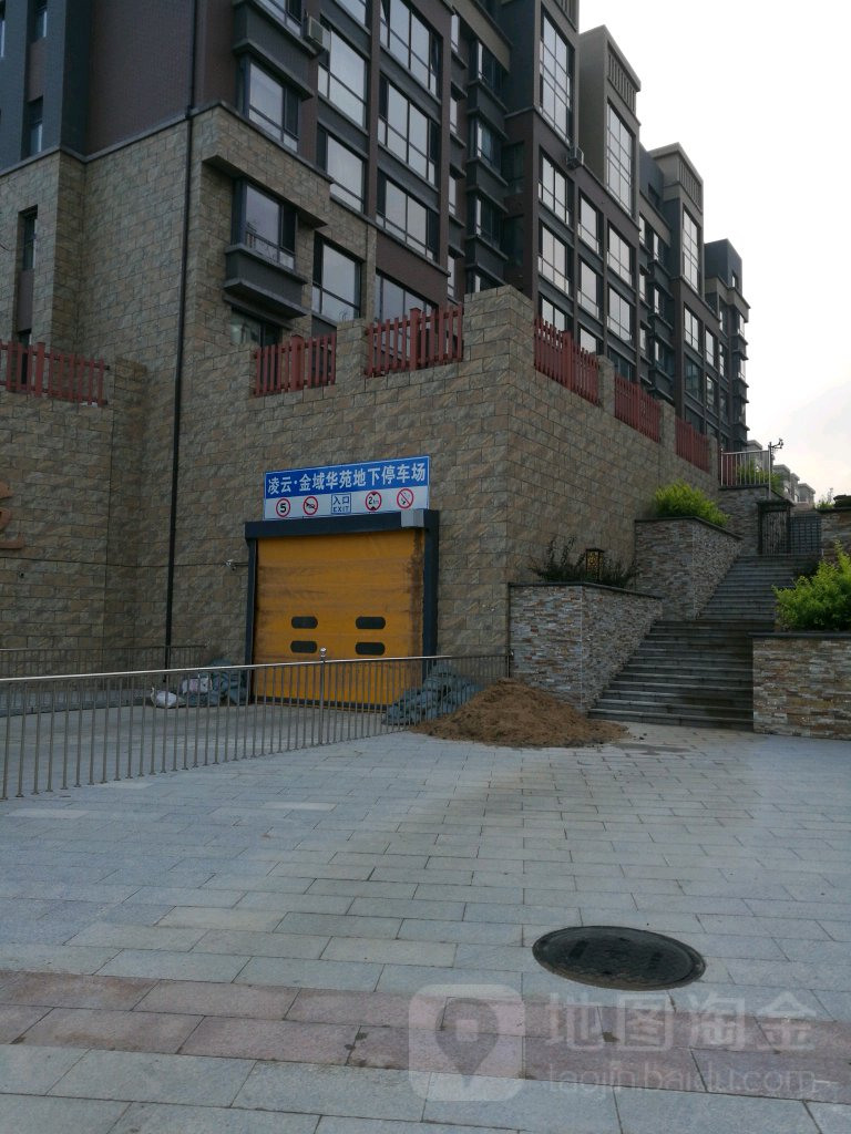 金域华苑5期-地下停车场