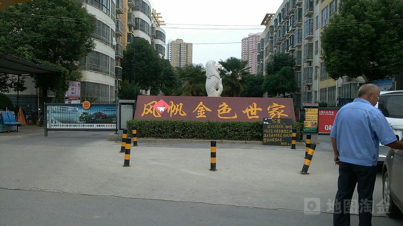 南阳市卧龙区躬耕路龙腾花园北侧约240米