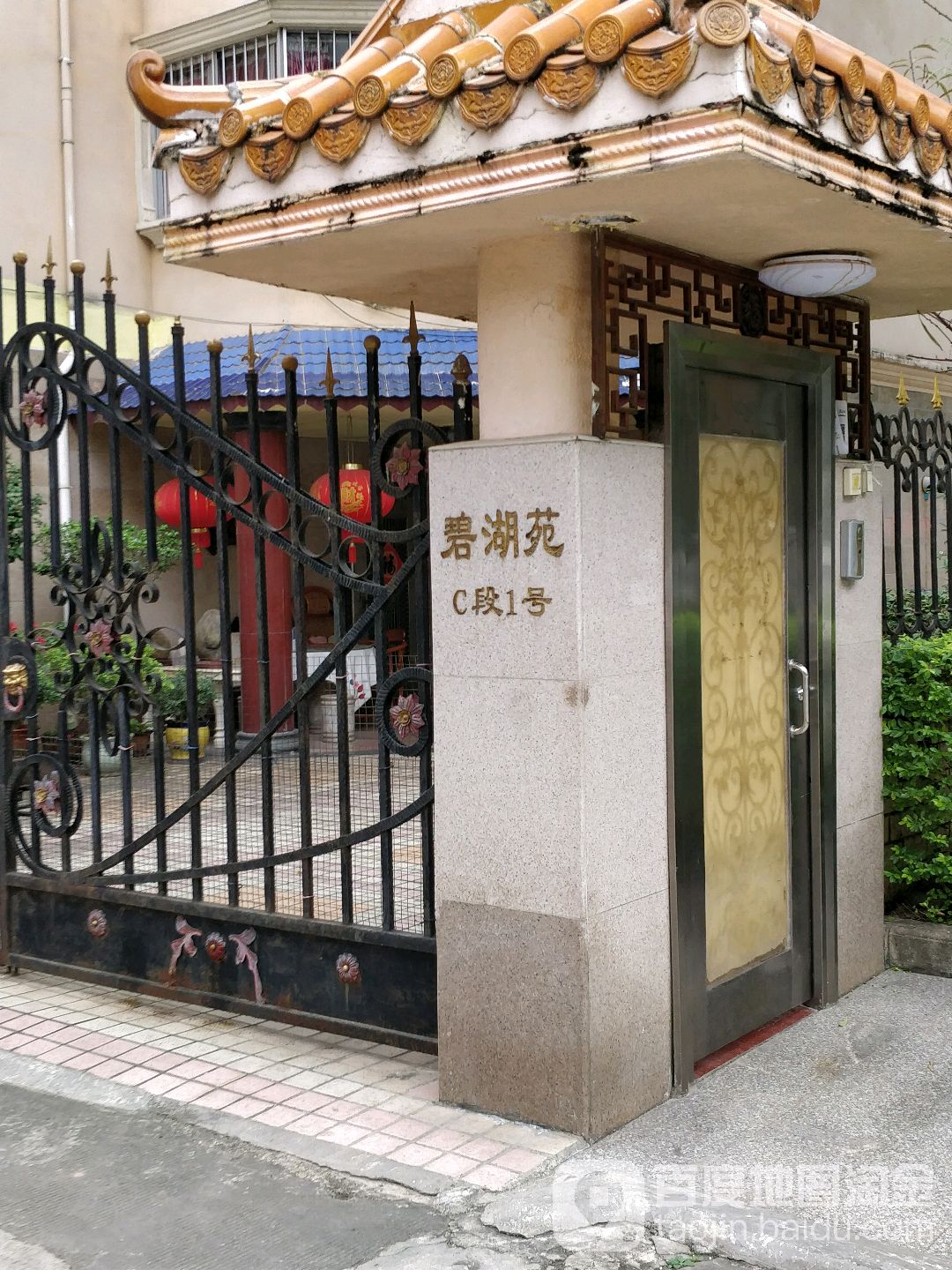 广西壮族自治区南宁市西乡塘区西乡塘街道大学东路瑞士花园南门