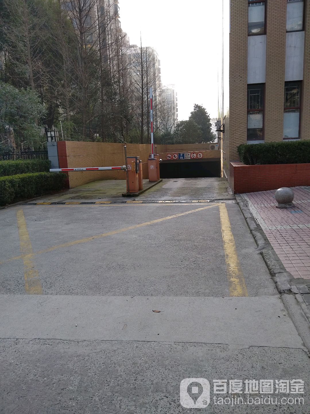 杨泰实验小学-地下停车场