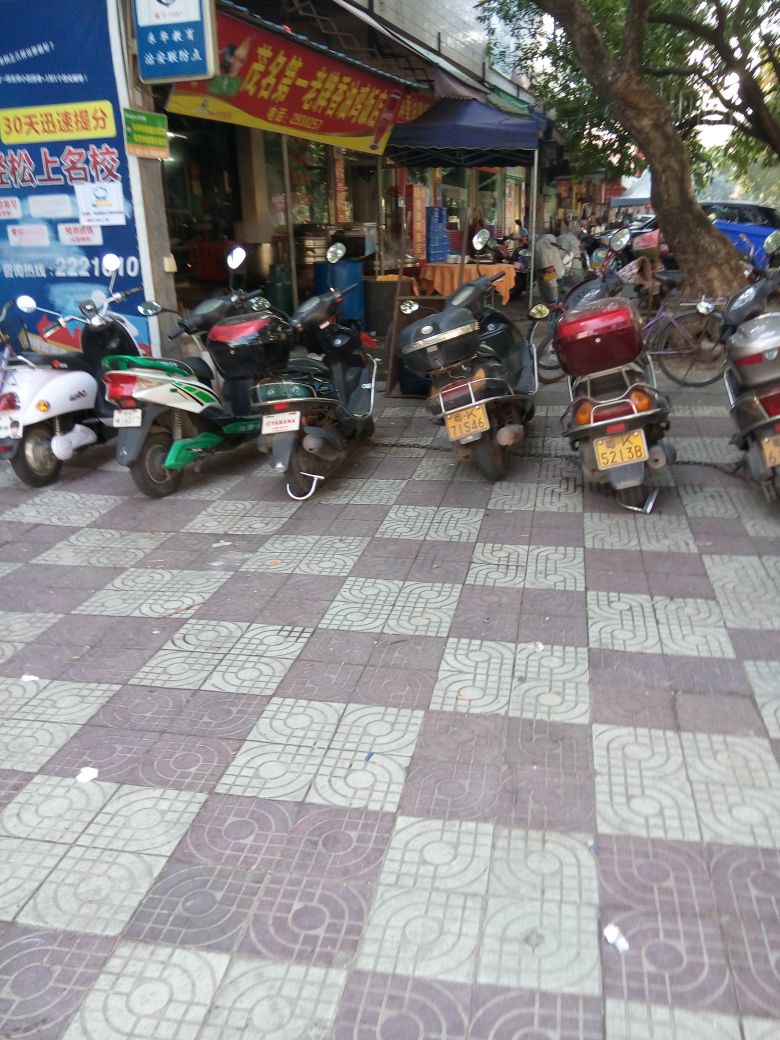 茂名老牌香油鸡饭店