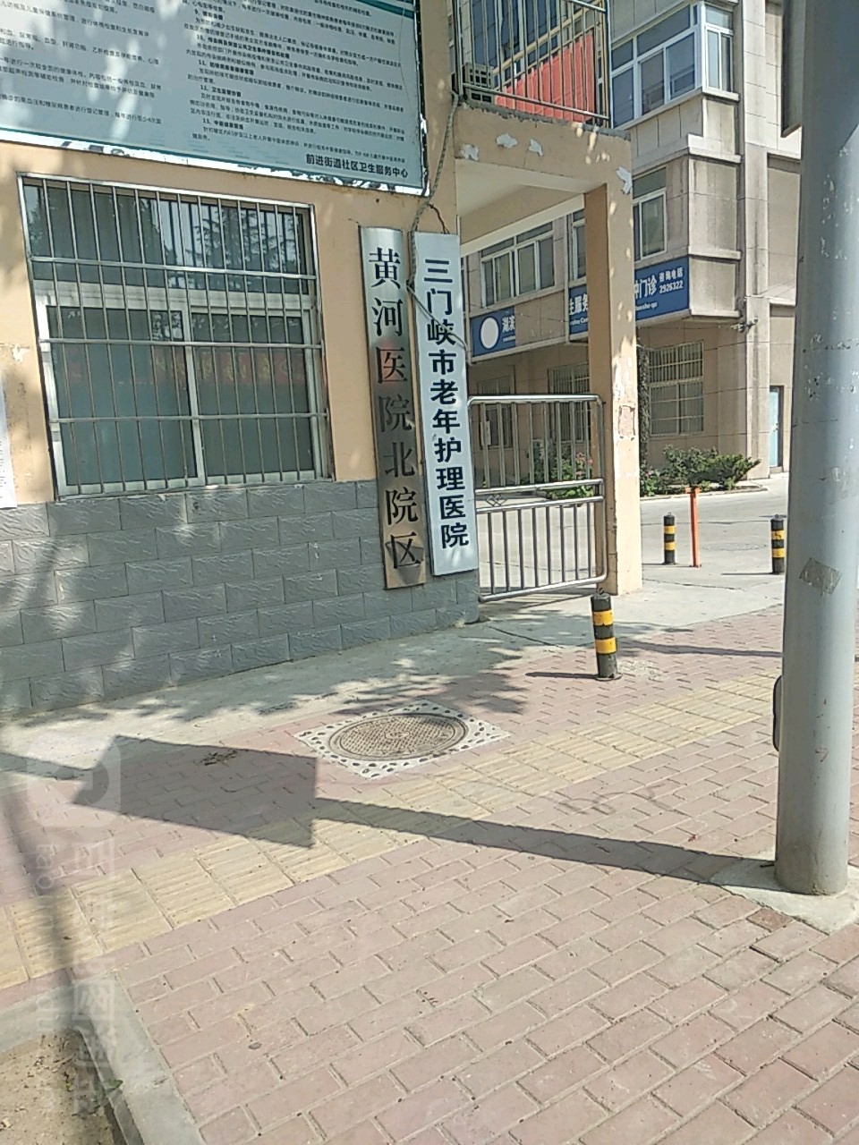 三门峡市老年护理医院停车场-出入口