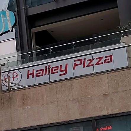 Halley  Pizzq