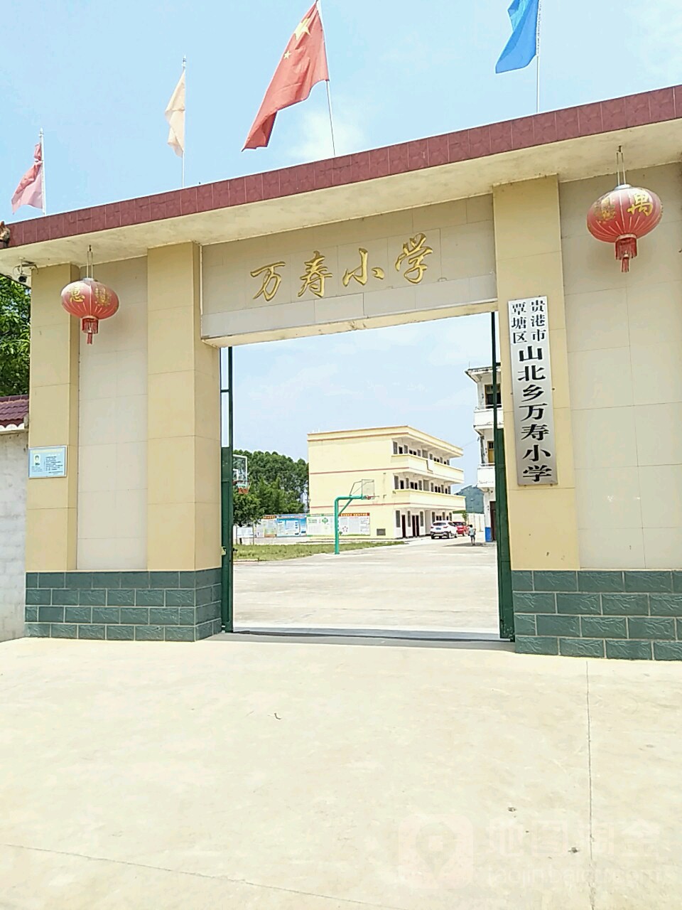 廣西壯族自治區貴港市覃塘區東龍鎮京龍小學西南