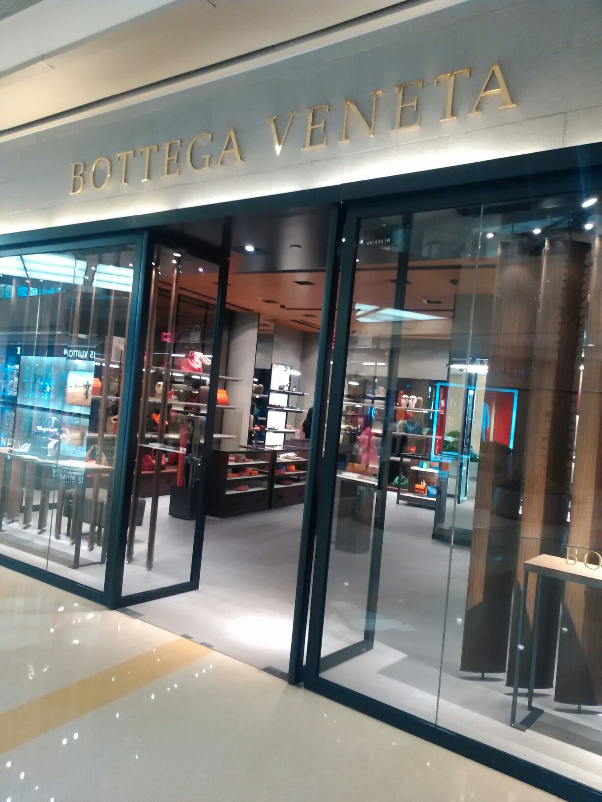 标签:奢侈品店 购物 商铺bottega veneta(万象城店)共多少人浏览