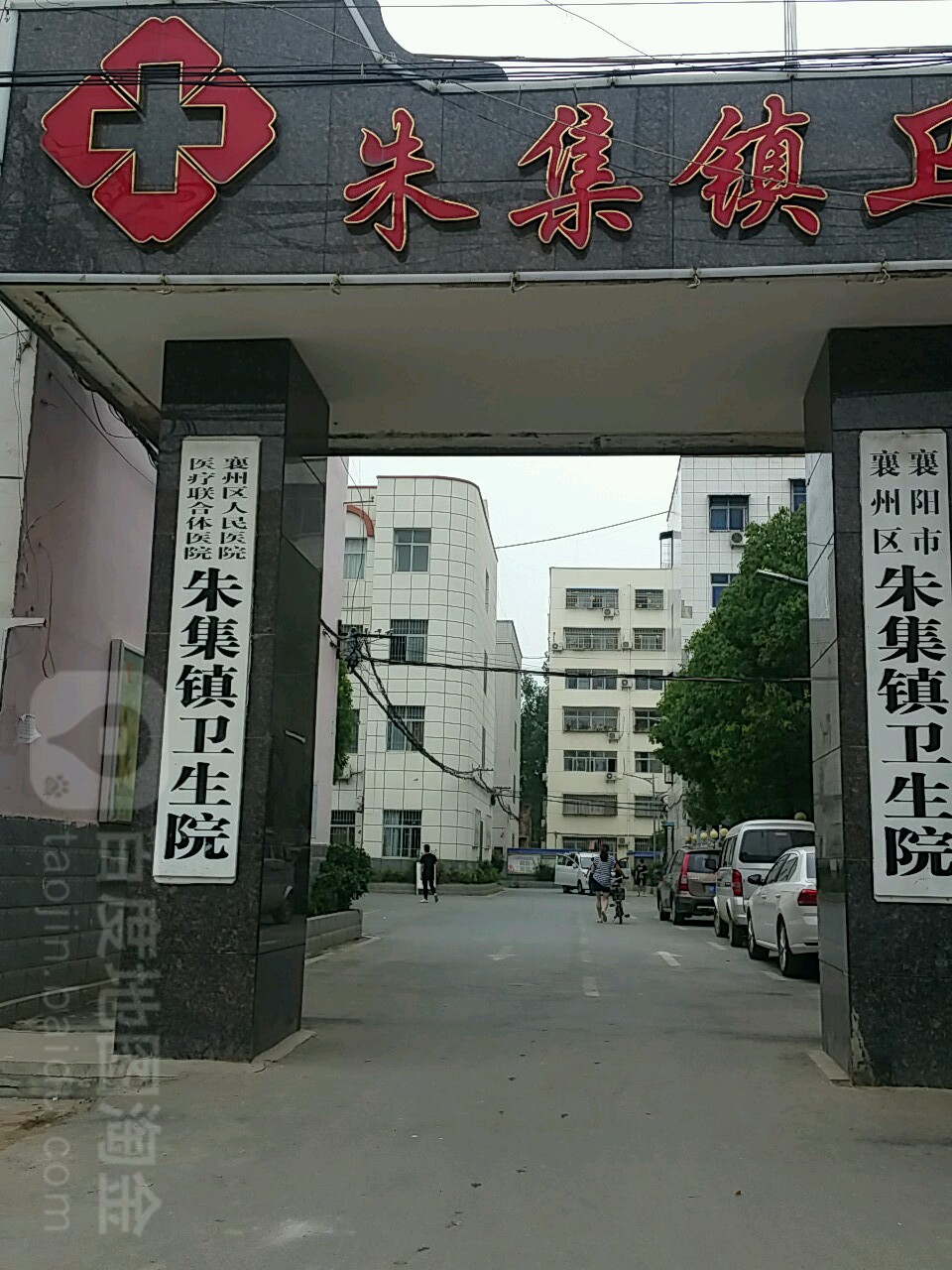 襄阳市襄州区人民路朱集镇人民政府东南侧约240米