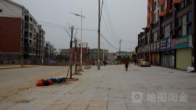 龙潭家苑超市道路