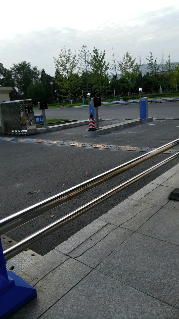 四川交通职业技术学院-南门
